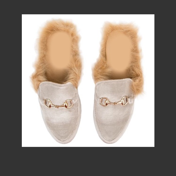 YOUR MAJESTY FAUX FUR VELVET LOAFER SLIDES SIZE 7 - Picture 2 of 6